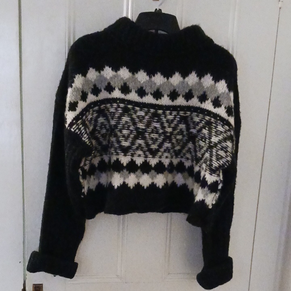 Cozy Black and White Patterned Sweater